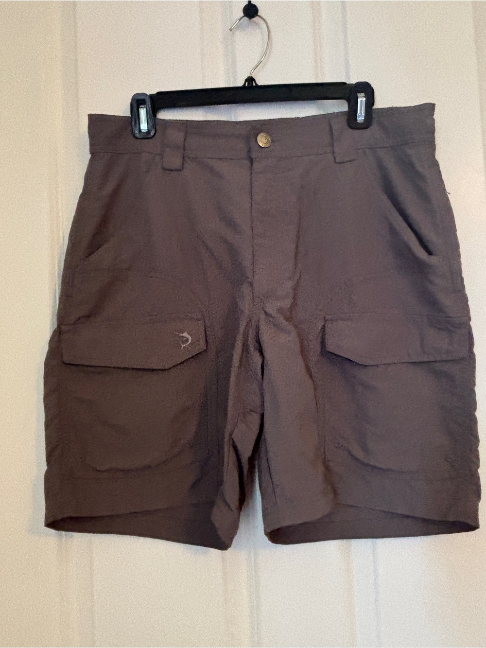 Reel Legends - Men's Cargo Shorts in Grey. Size 34. Pockets